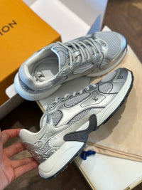 LOU Olympia Trainers