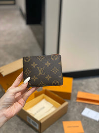 LOU Multiple Wallet