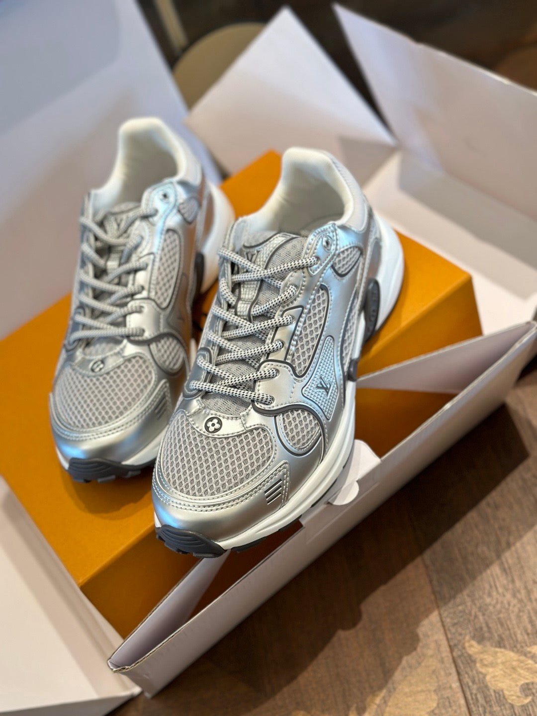 LOU Olympia Trainers