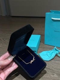 TIFF Knot Pendant necklace