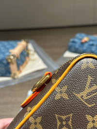 LOU Nil Bag