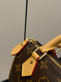 LOU Nano Speedy Bag