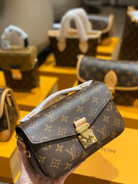 LOU Pochette Bag