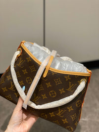 LOU CarryAll Bag