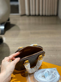 LOU Alma Bag