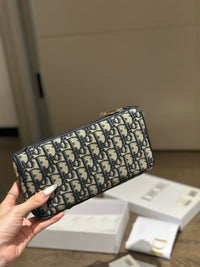 Oblique Bow Pouch with Chain