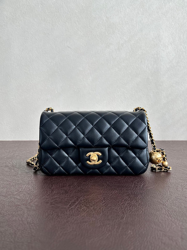 CC Pearl Crush Flap Bag