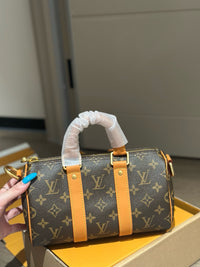 LOU Keepall Bandoulière 25 Bag