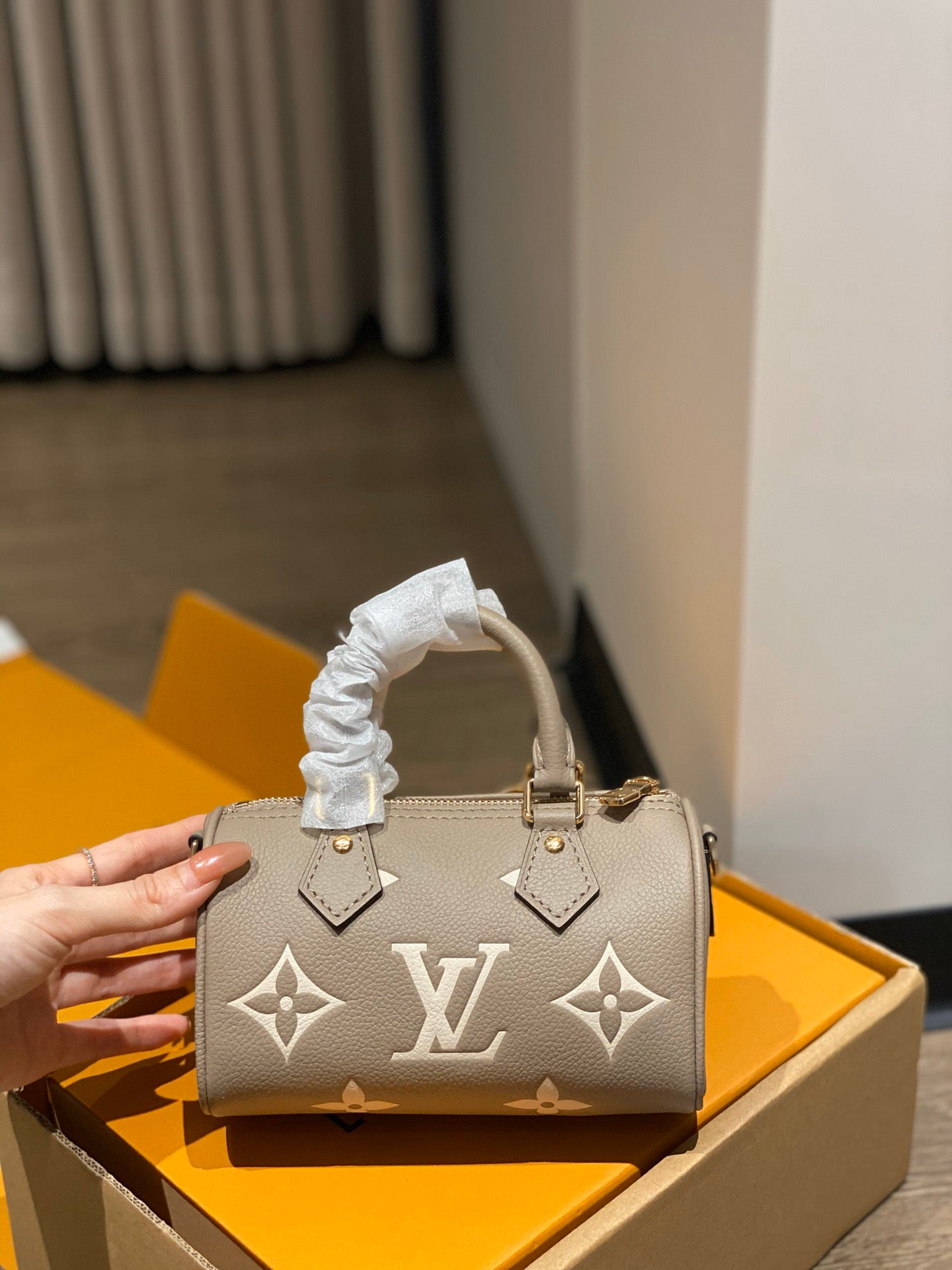 LOU Nano Bag