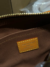 LOU Keepall Bandoulière 25 Bag