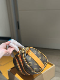 LOU Keepall Bandoulière 25 Bag