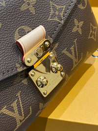 LOU Pochette Bag