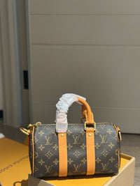 LOU Keepall Bandoulière 25 Bag
