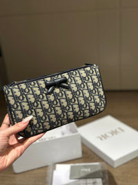 CD Promenade Pouch