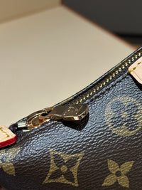 LOU Hills Bag