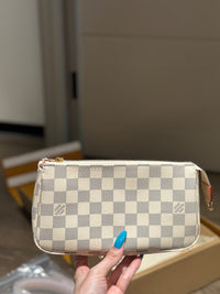 LOU Pochette Accessories Bag