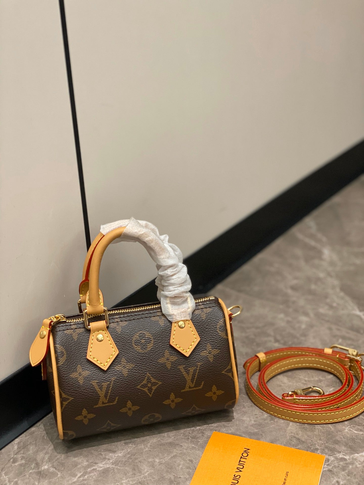 LOU Nano Speedy Bag