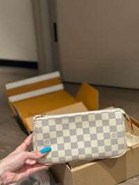 LOU Pochette Accessories Bag