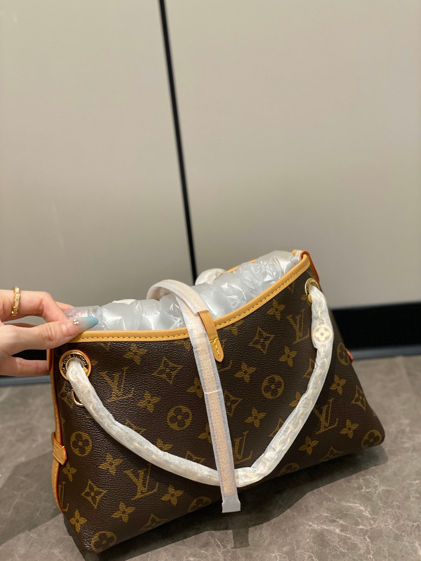 LOU CarryAll Bag