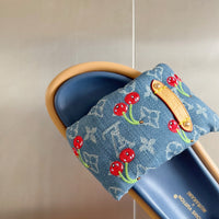 LOU Pool Pillow Sandals