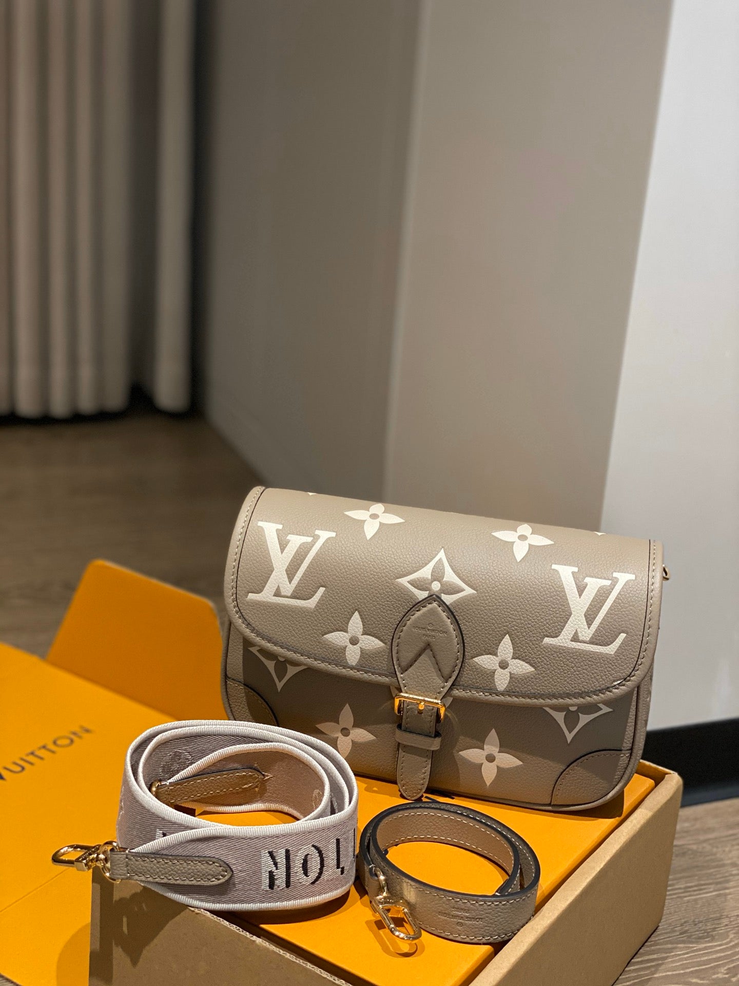 LOU Diane Bag