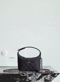 CC Hobo Clutch