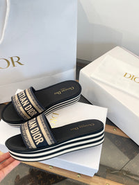 CD Dway Slides
