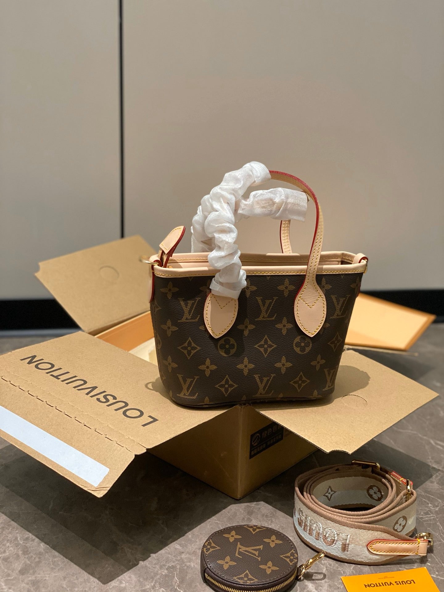 LOU Neverfull BB