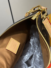 LOU Multipass Bag