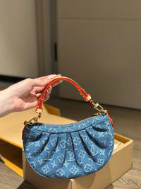 LOU Valley Pochette bag