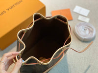 LOU Bucket Bag B