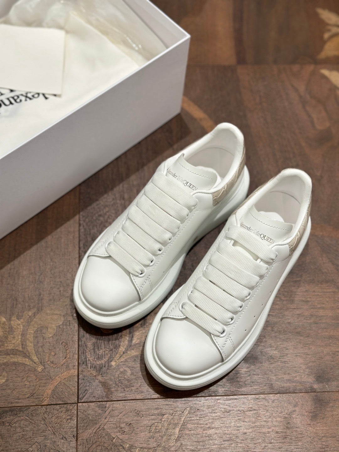 ALEXANDER MCQ Sneakers