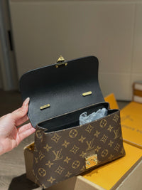 LOU Madeleine Bag