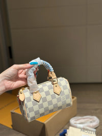 LOU Nano Speedy Bag