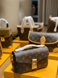 LOU Pochette Bag