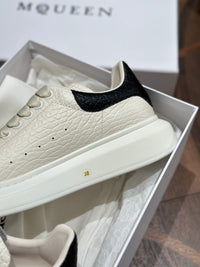 ALEXANDER MCQ Sneakers