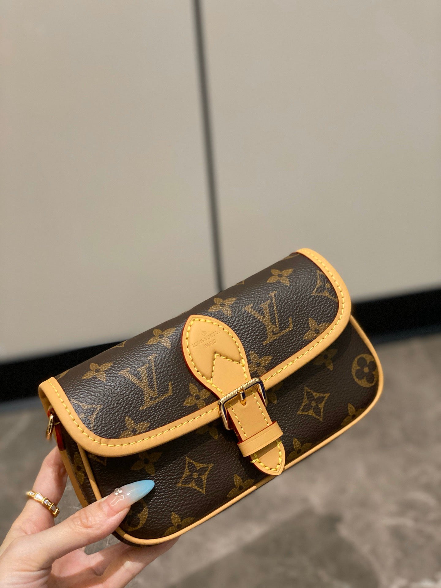LOU Diane Bag