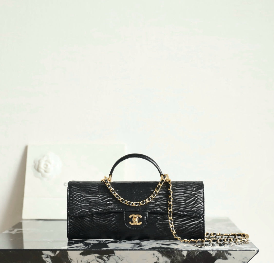 CC Calfskin Lizard Embossed Clutch