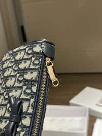 Oblique Bow Pouch with Chain