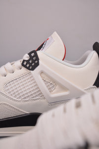 Air Jordan 4 Retro