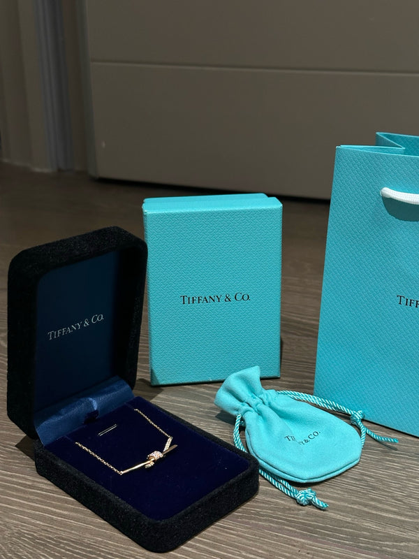 TIFF Knot Pendant necklace