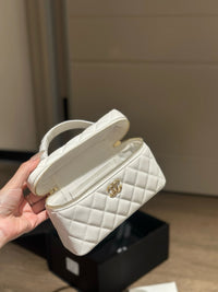 CC 26c Vanity Bag
