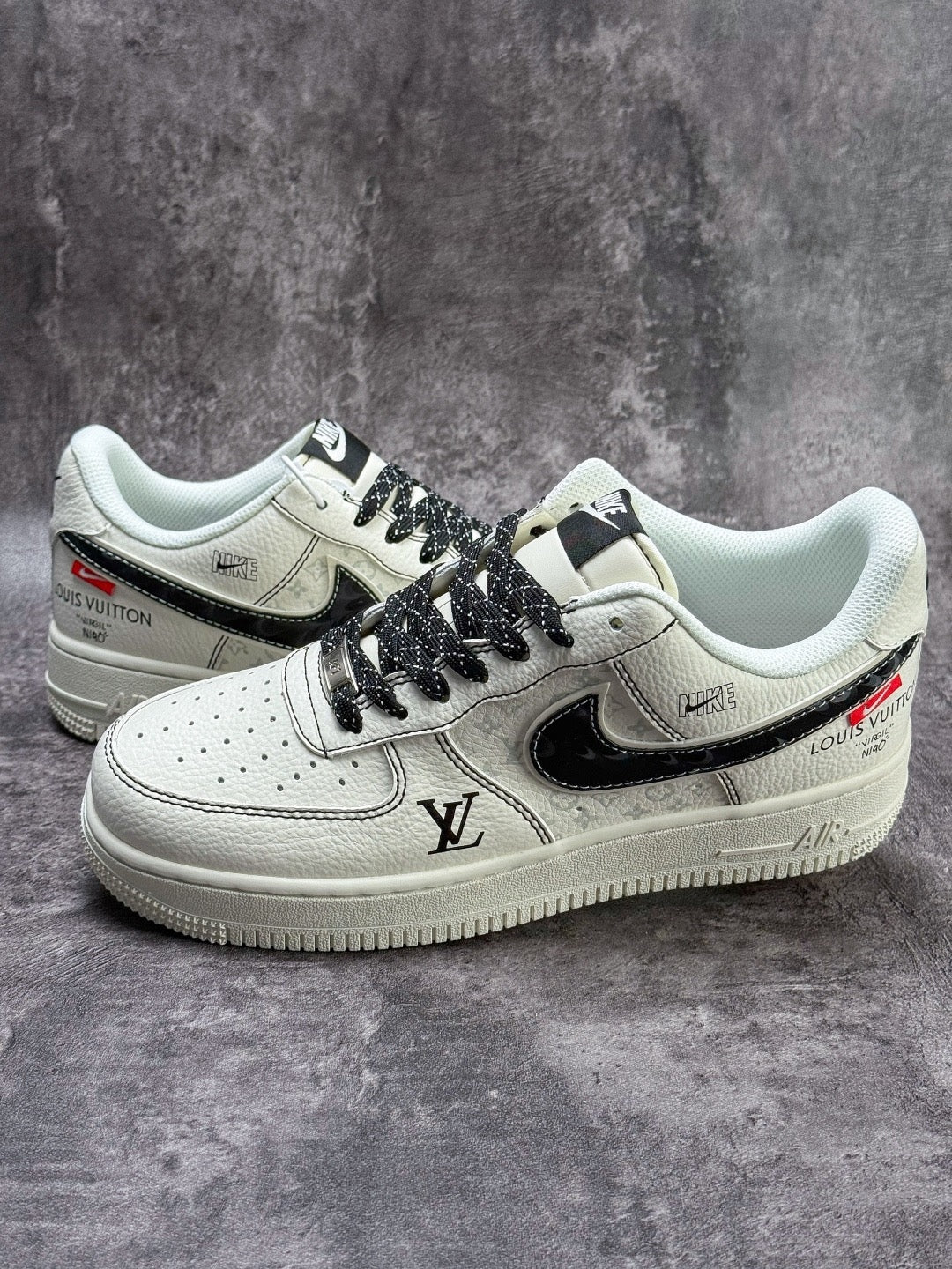 NIKE x LOU Air Force 1 Low