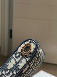 Oblique Bow Pouch with Chain