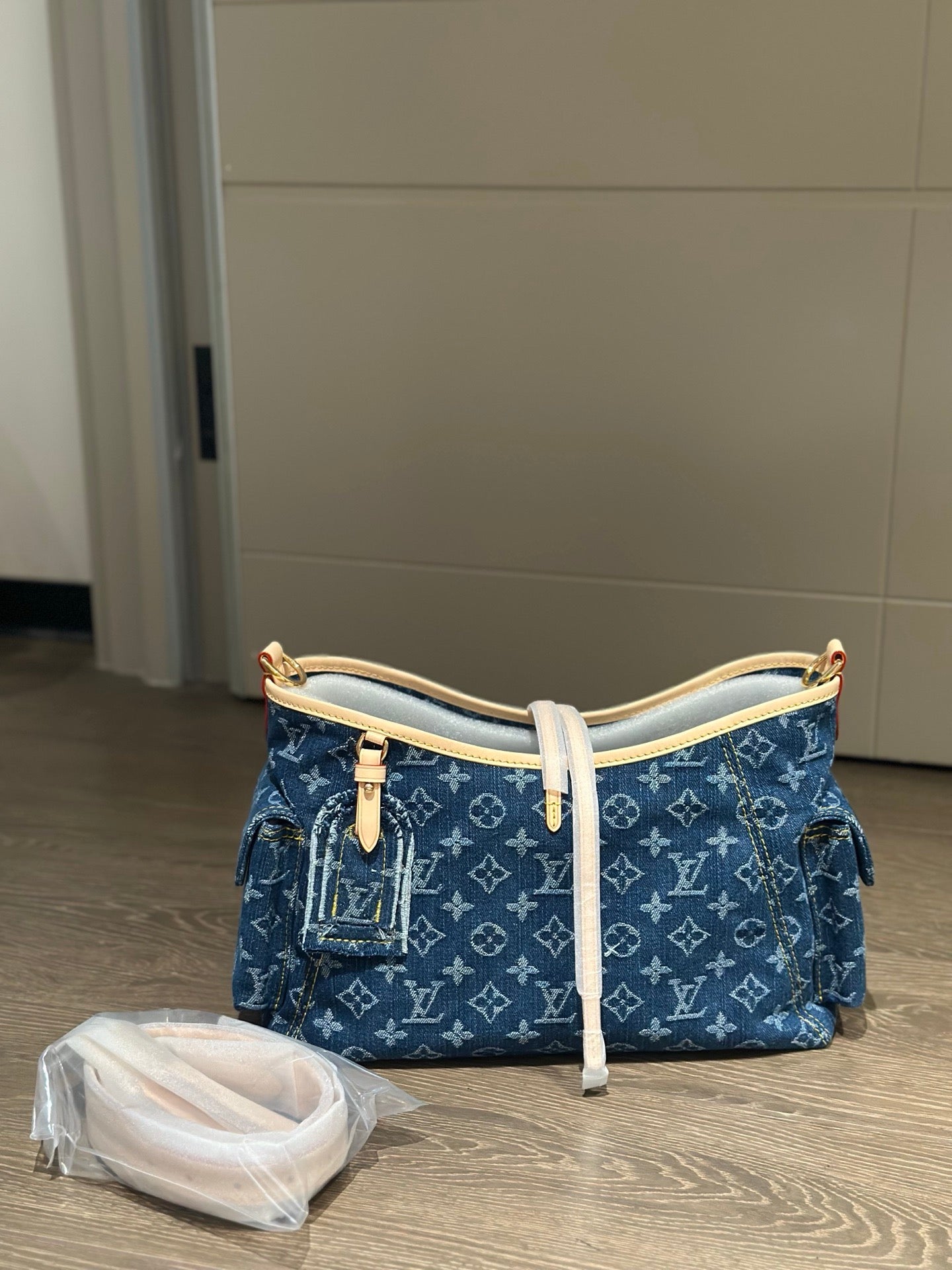 LOU CarryAll PM