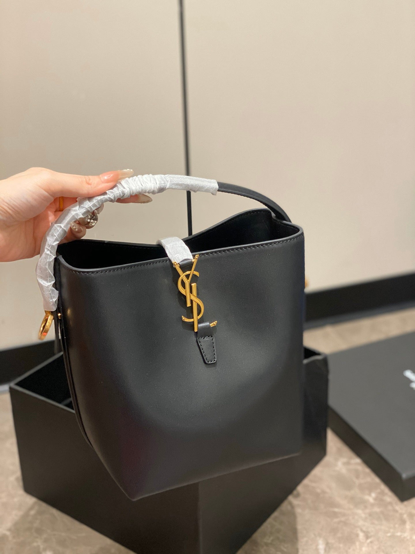 SL Le 37 Bucket Bag