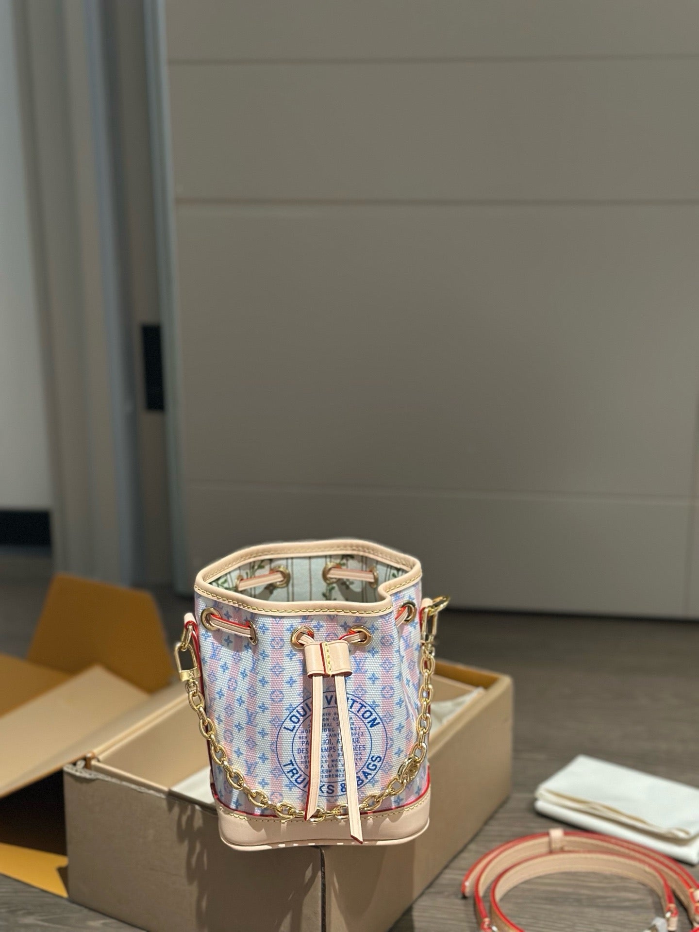 LOU 26w Nano Noé Bag