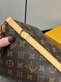 LOU Multipass Bag