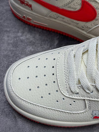 NIKE Air Force 1 x Hello Kitty