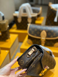 LOU Pochette Bag